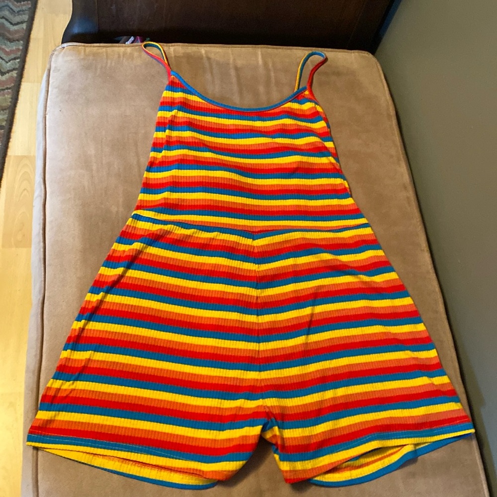 ❤️Great conditioned multicoloured summer romper.